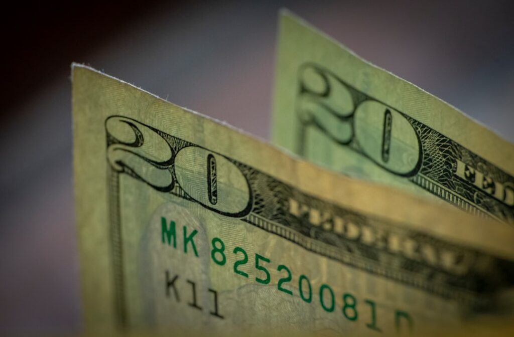 découvrez les salaires dans le secteur bancaire : analyses, tendances et perspectives pour les professionnels de la finance.