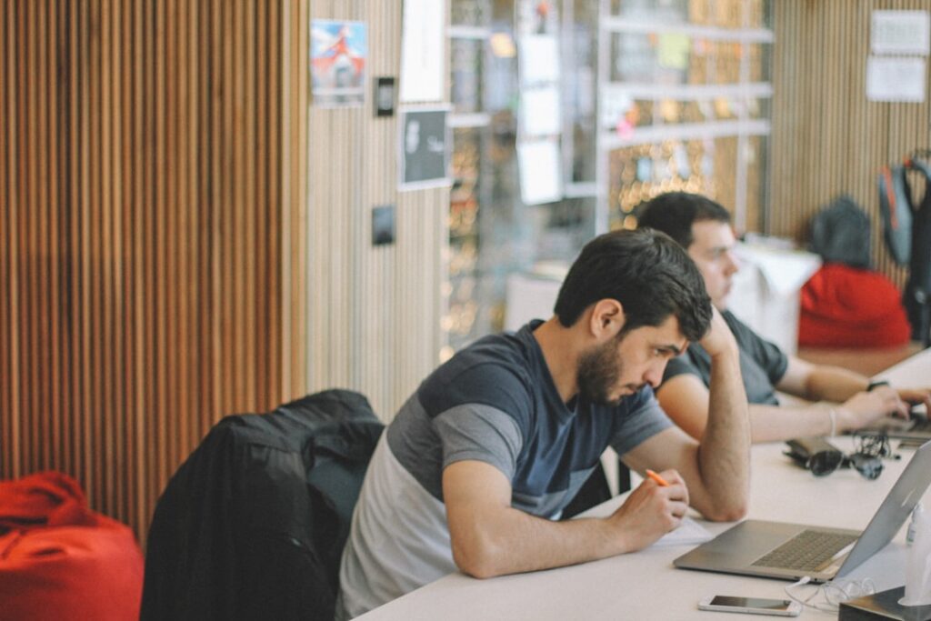découvrez tout ce qu'il faut savoir sur le code bancaire : définition, utilité, et comment le trouver pour vos transactions sécurisées.