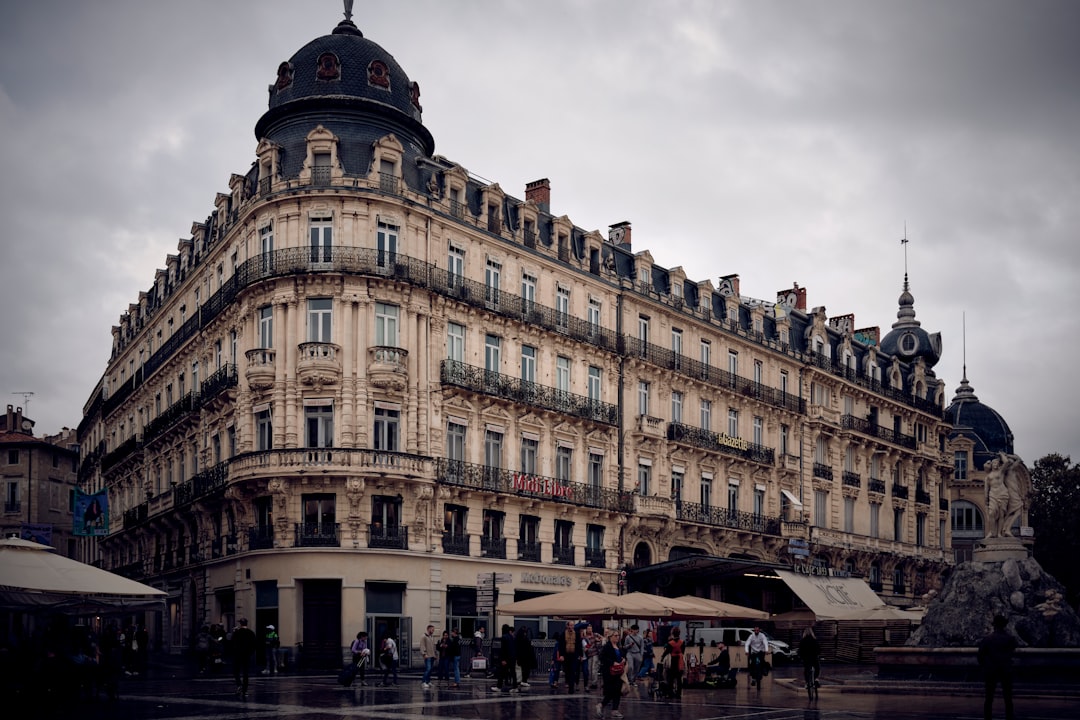 découvrez les quartiers de montpellier à éviter lors de votre premier achat immobilier pour faire un choix éclairé et sécurisé.