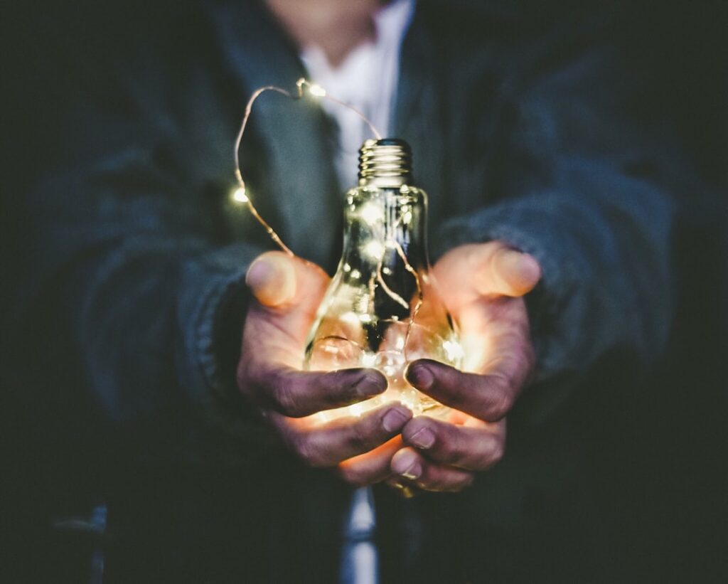 découvrez comment instaurer et renforcer la confiance dans vos relations personnelles et professionnelles grâce à des conseils pratiques et éprouvés.